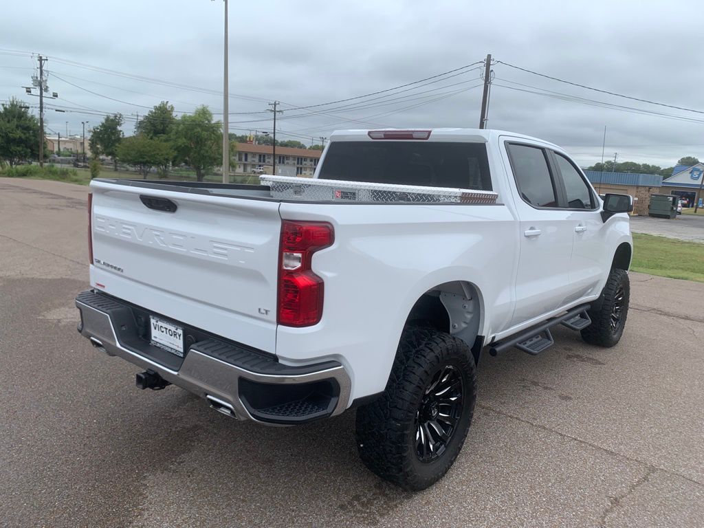 2024 Chevrolet Silverado 1500 LT photo 7