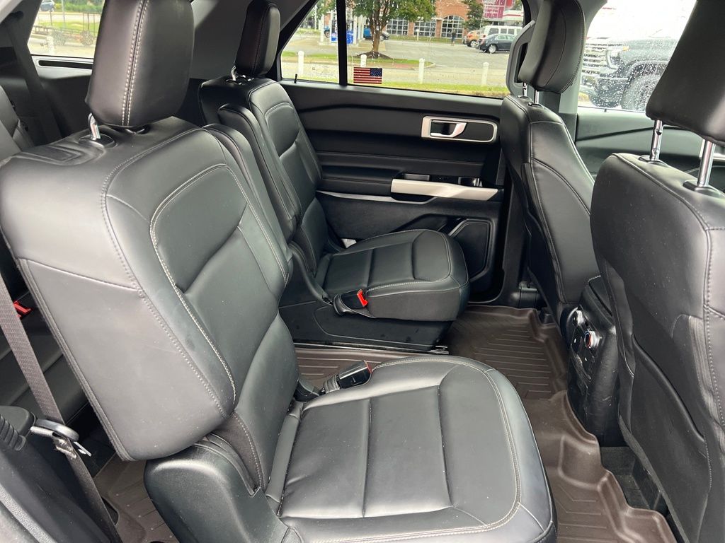 2023 Ford Explorer XLT photo 26
