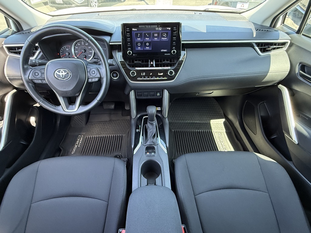 2022 Toyota Corolla Cross LE photo 27