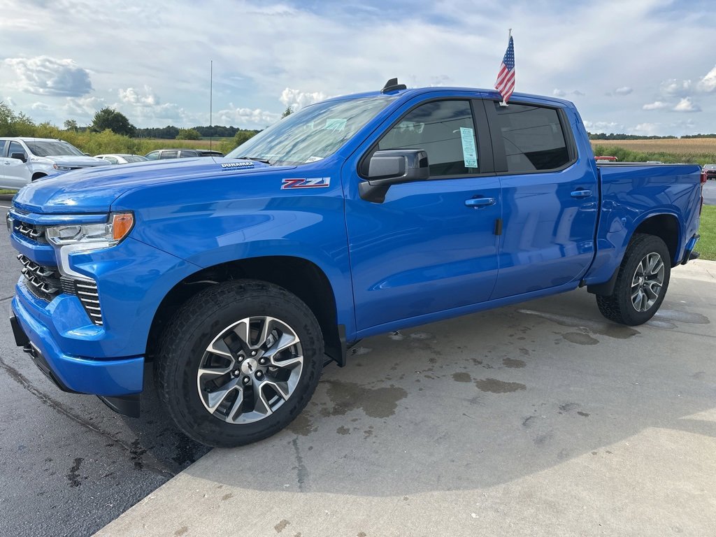2026 Chevrolet Silverado RST photo 2