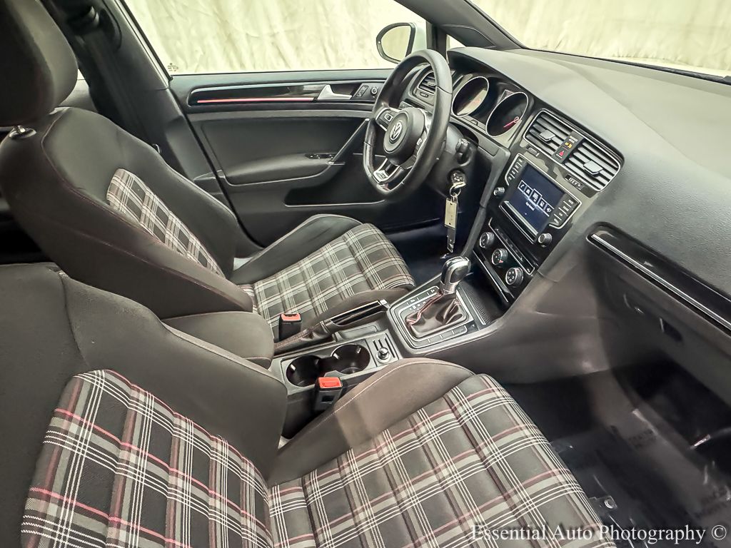 2016 VOLKSWAGEN GOLF GTI - Image 24