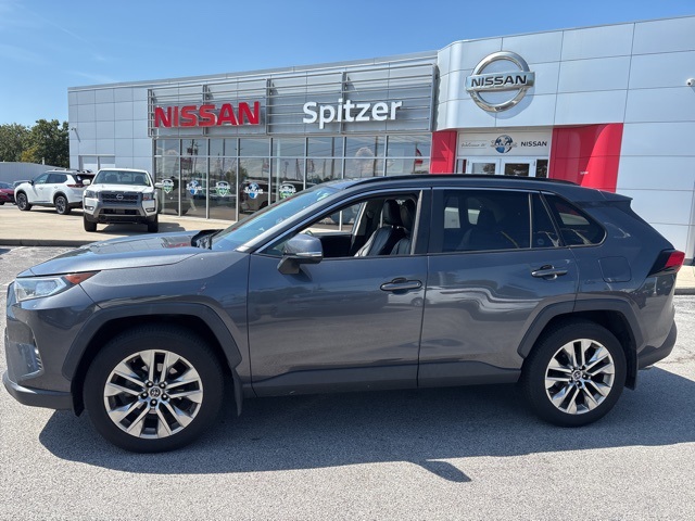 2019 Toyota RAV4 XLE Premium photo 2