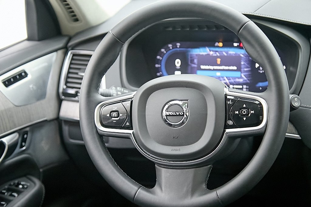 2023 VOLVO XC90 - Image 23