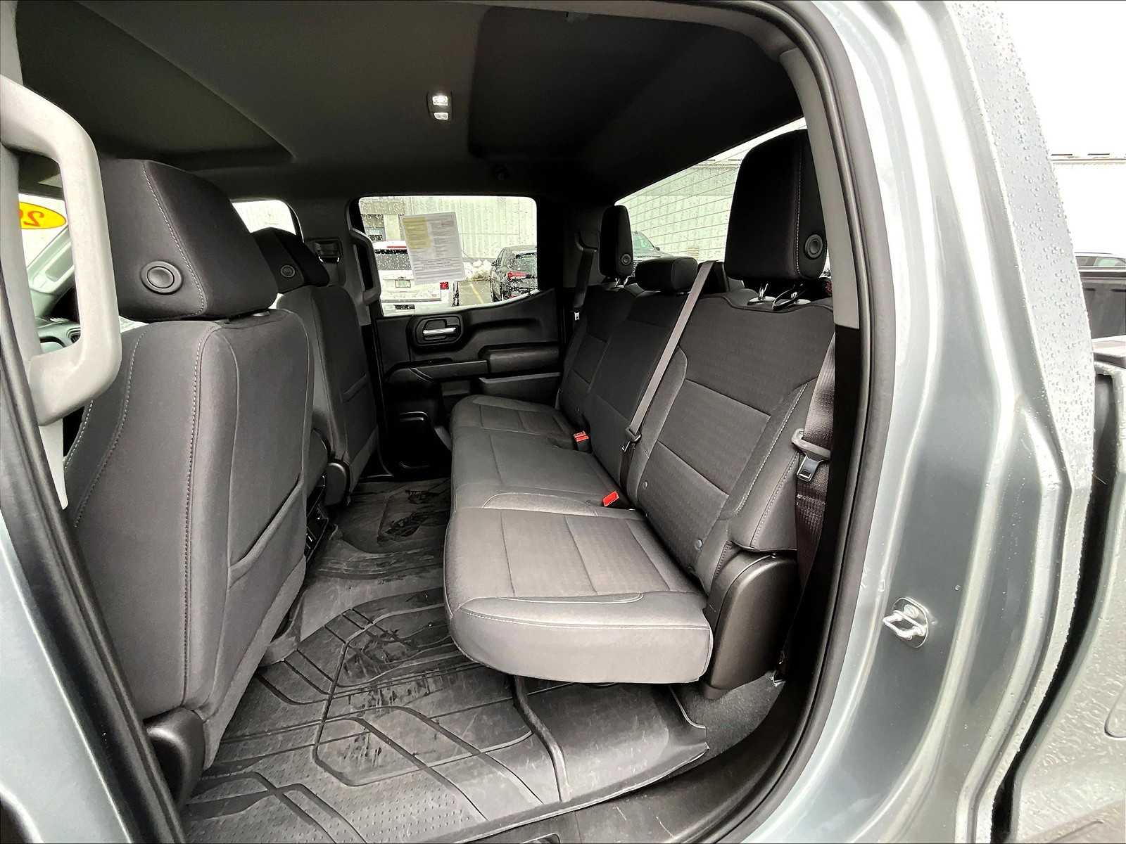 2024 Chevrolet Silverado 1500 Custom photo 15