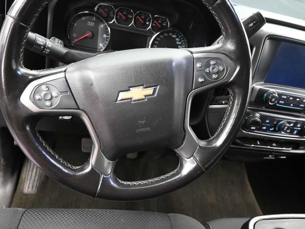 2018 Chevrolet Silverado 1500 LT photo 12