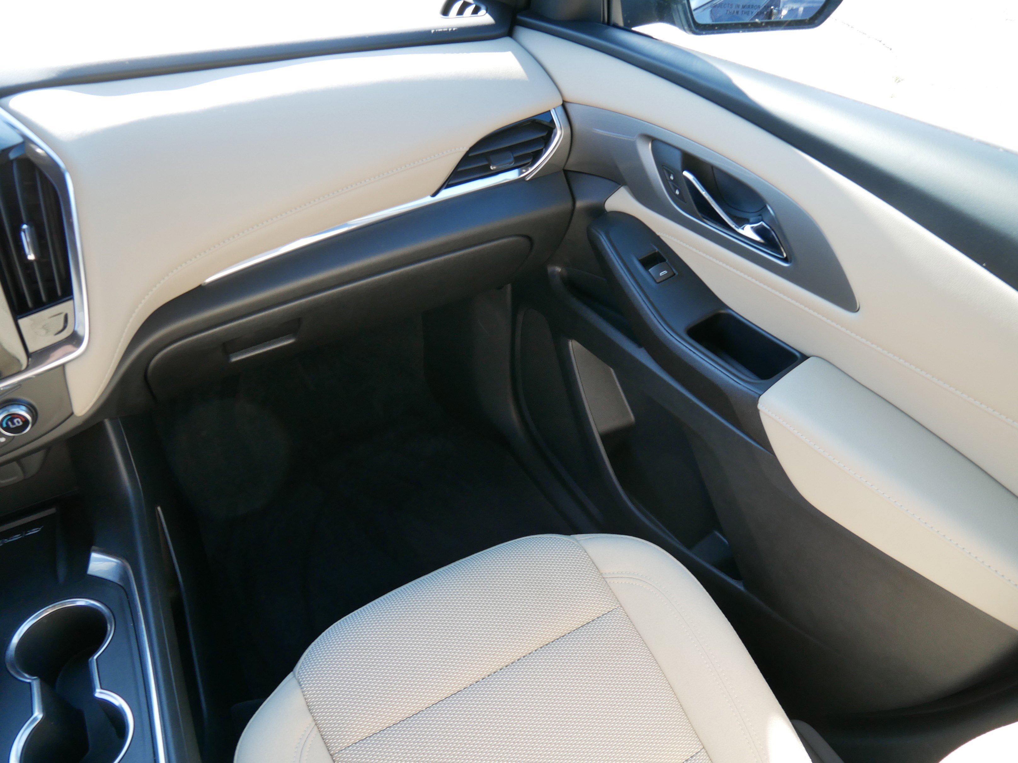 2023 Chevrolet Traverse Cloth photo 10
