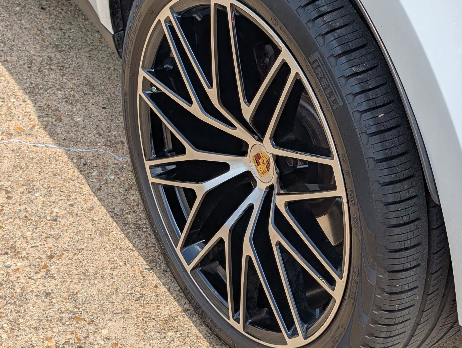 2023 Porsche Macan T photo 8