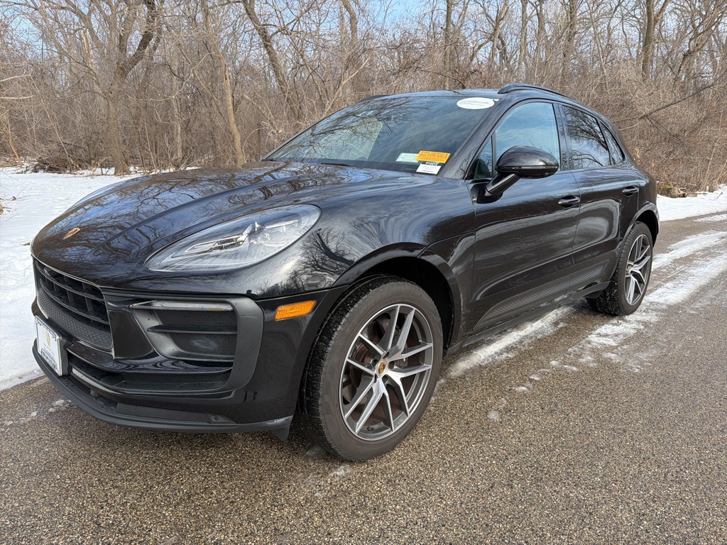 2022 Porsche Macan Base