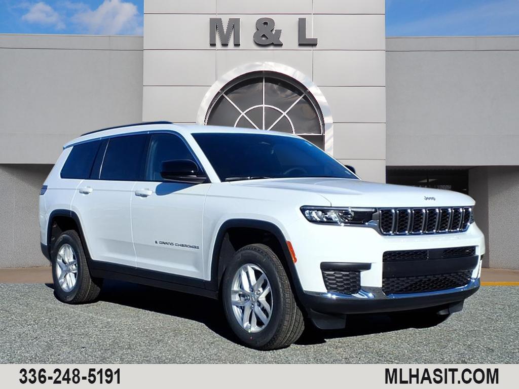 2025 Jeep Grand Cherokee L Laredo's photo