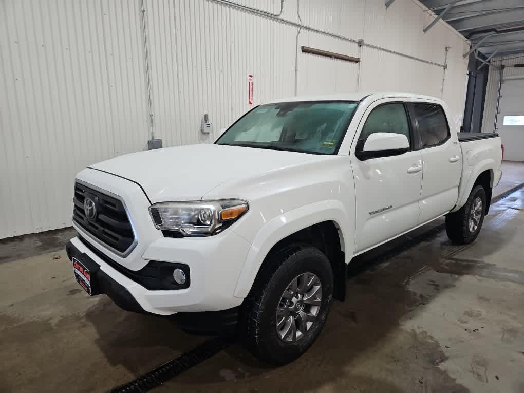 2018 Toyota Tacoma SR5's photo