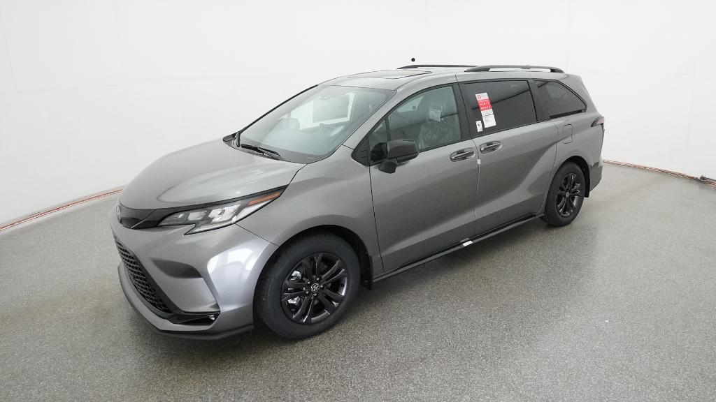 2026 Toyota Sienna XSE's photo