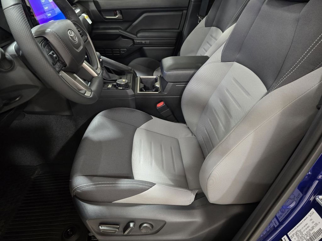 2025 Toyota Tacoma TRD Sport photo 28