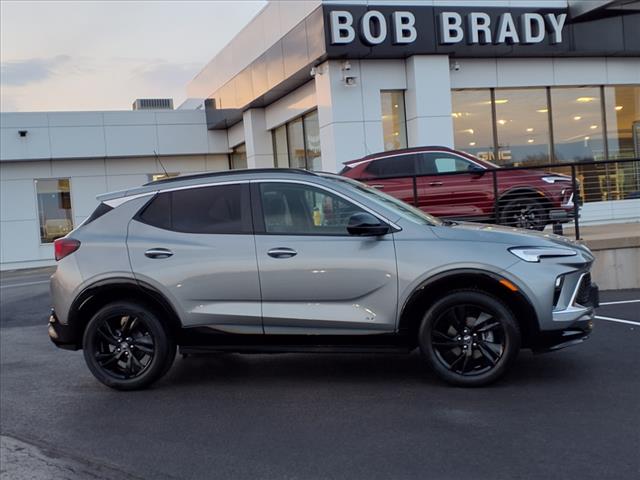 2025 Buick Encore GX Sport Touring photo 2