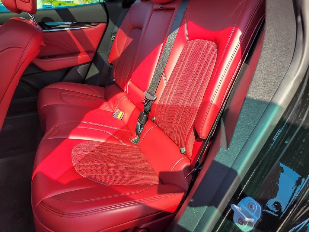 2021 Maserati Levante Base photo 11