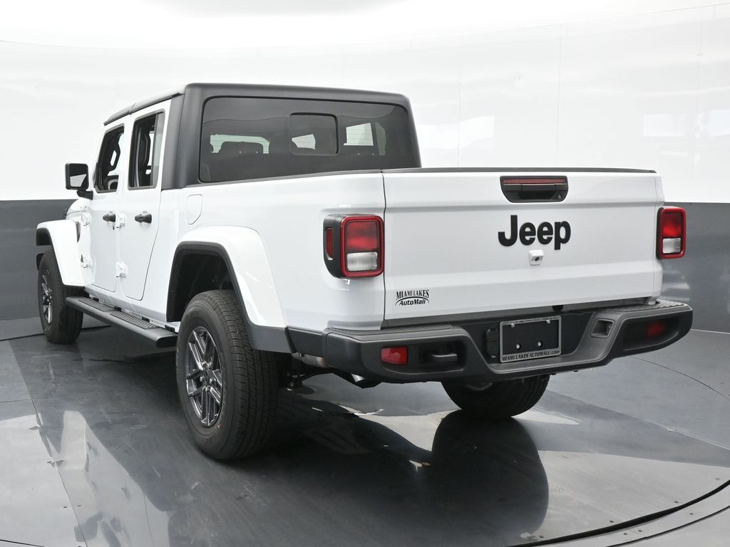 2024 Jeep Gladiator Sport photo 4