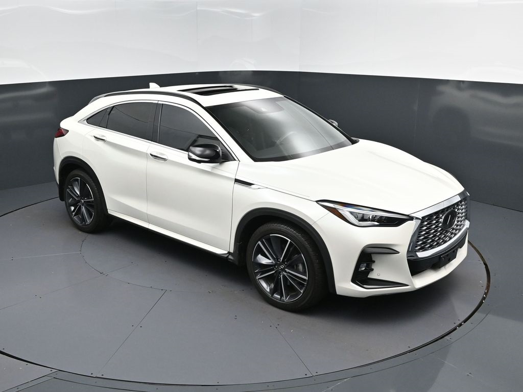2023 INFINITI QX55 Essential