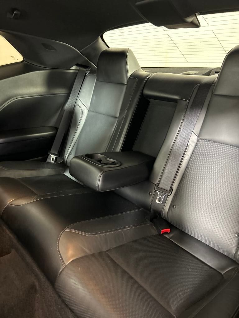 2015 Dodge Challenger SXT Plus photo 22