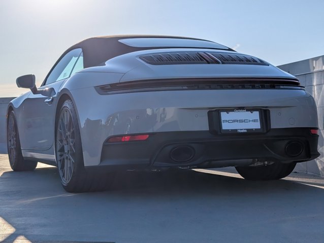 2025 Porsche 911 photo 3