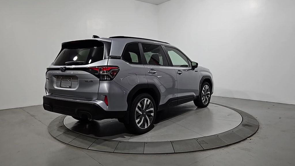 2025 Subaru Forester Touring photo 4