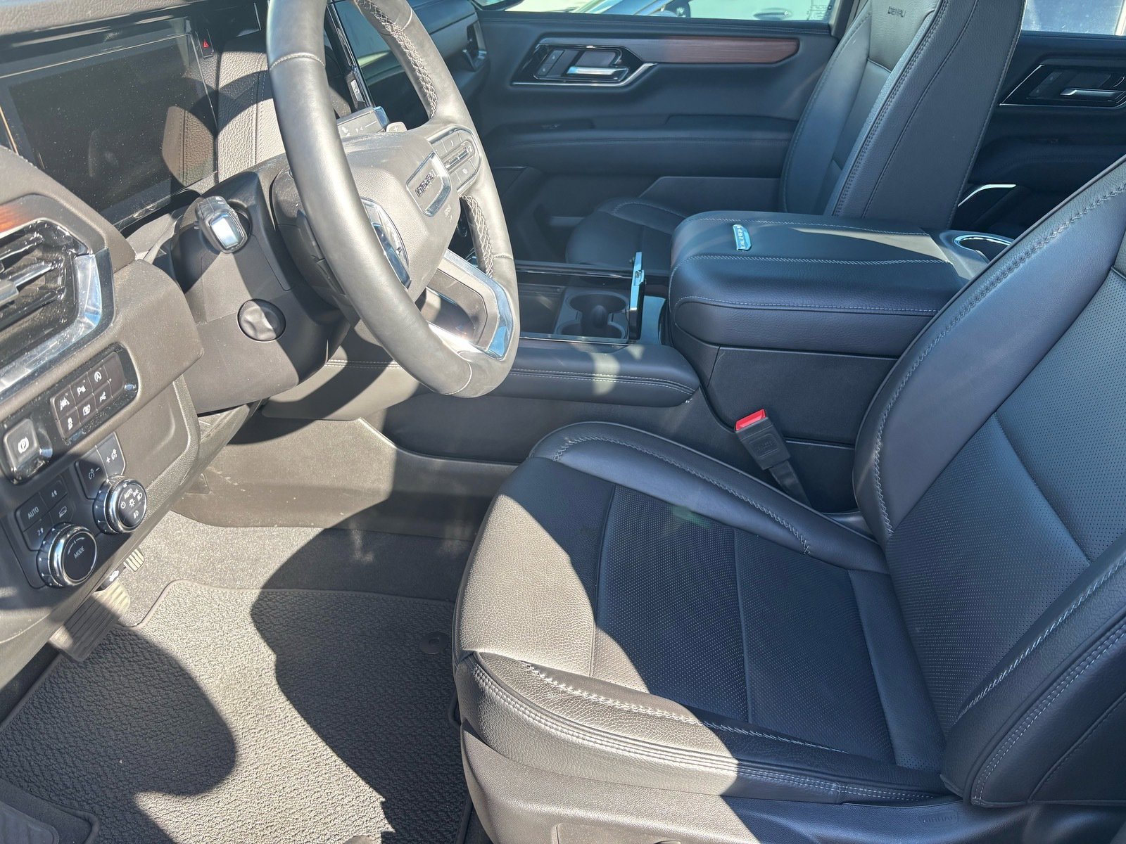 2025 Gmc Yukon XL Denali photo 4