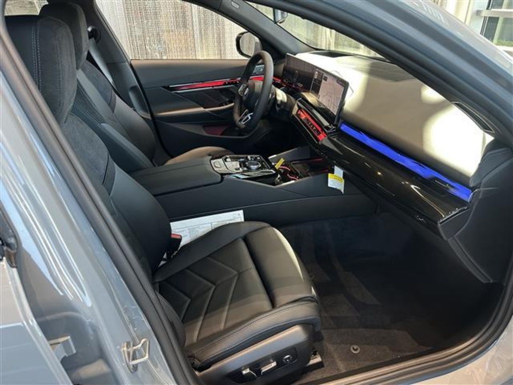 2026 Bmw 550e xDrive photo 14