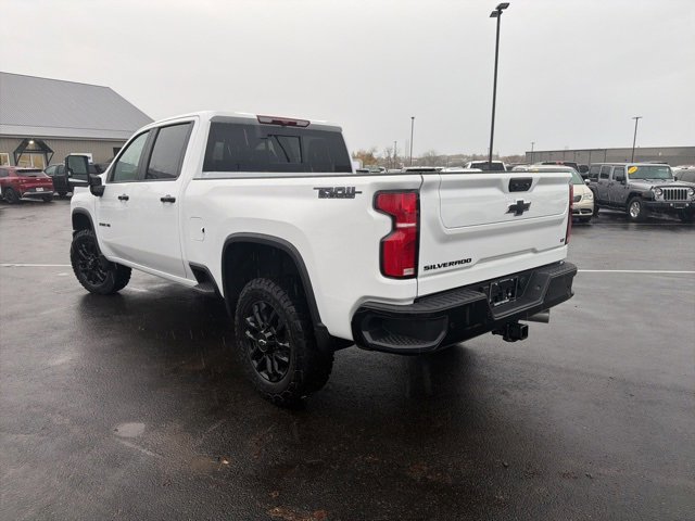 2026 Chevrolet Silverado 3500HD LT photo 3