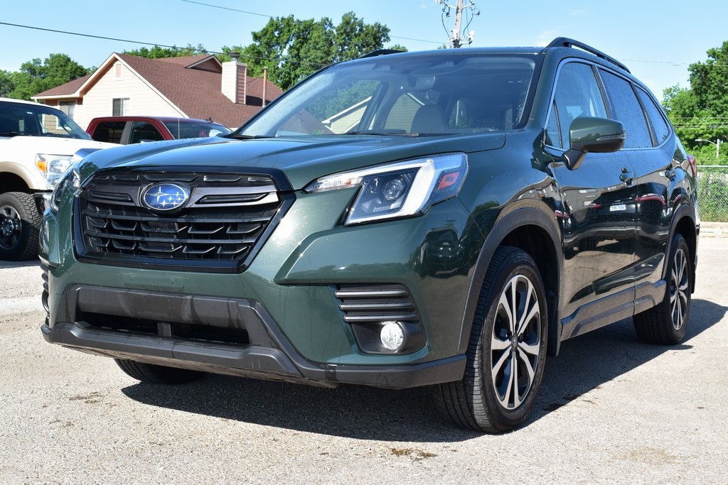 Used 2022 Subaru Forester Limited with VIN JF2SKAPC4NH522567 for sale in Kansas City