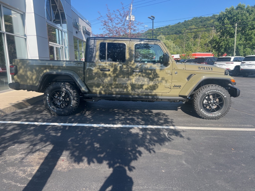 2025 Jeep Gladiator Willys photo 6
