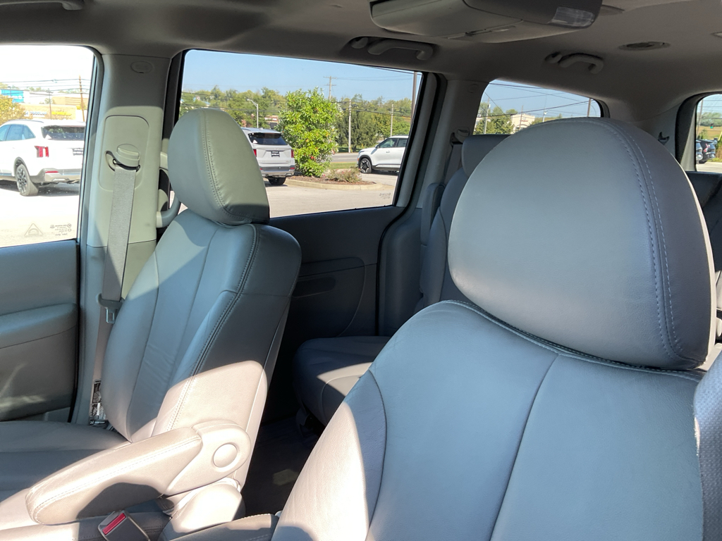 2007 Kia Sedona EX photo 16