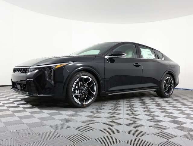 2025 Kia K4 GT-Line's photo