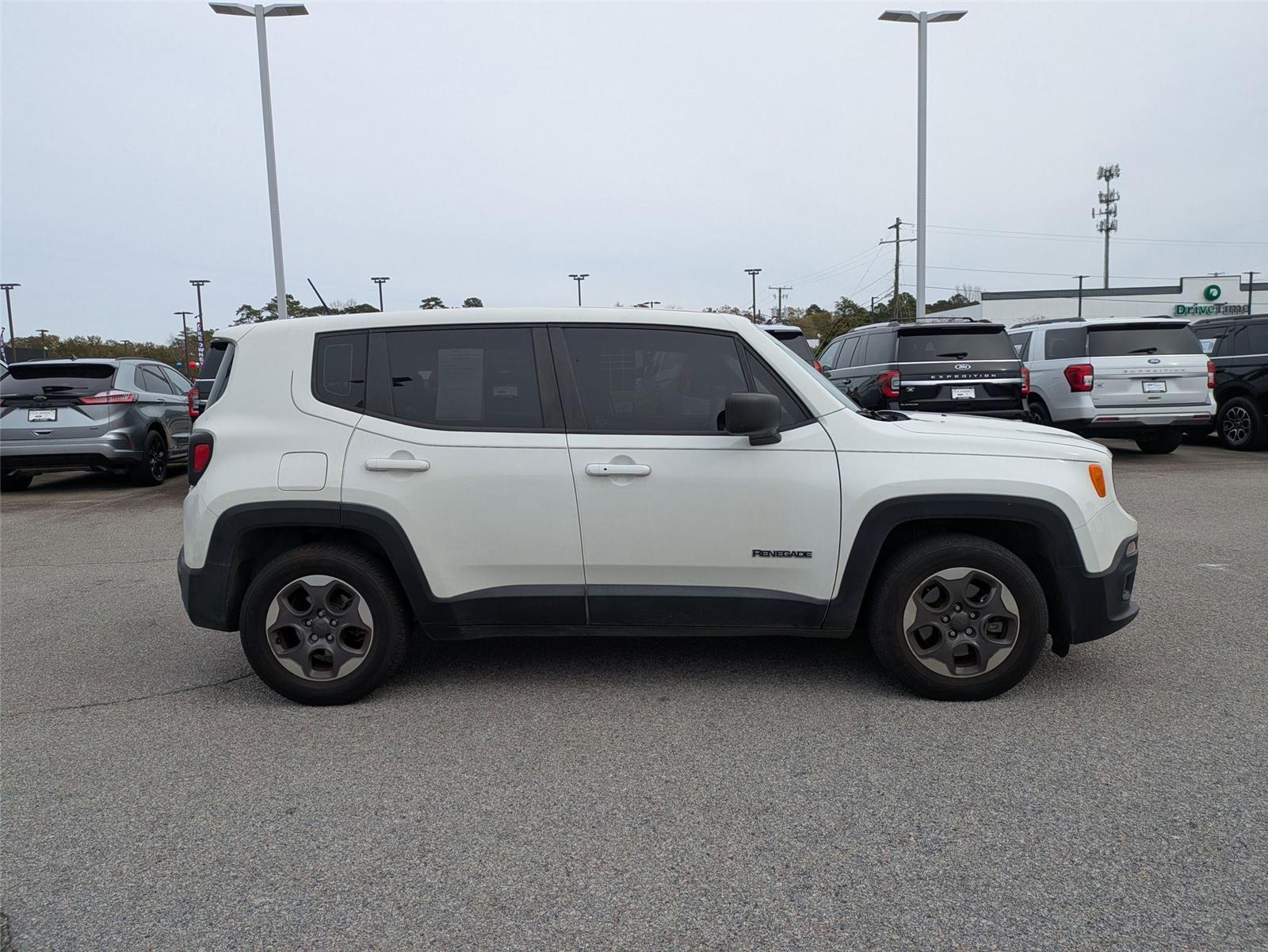2016 Jeep Renegade Sport photo 4