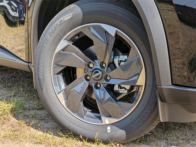 2026 Nissan Rogue SV photo 6