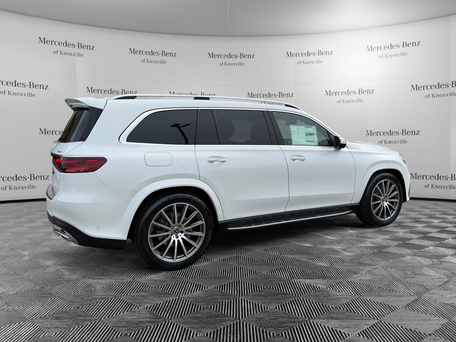 2026 Mercedes Benz GLS 450 4MATIC photo 4