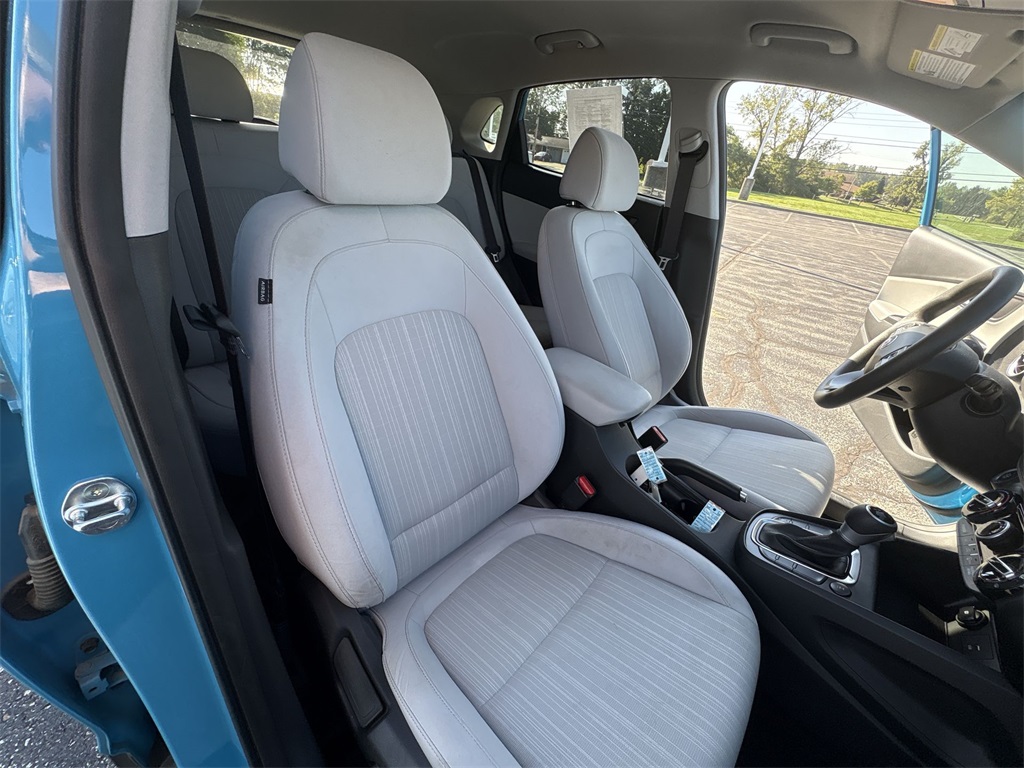 2022 Hyundai Kona SEL photo 25