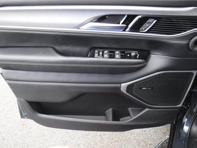 2025 Jeep Wagoneer Overland photo 13