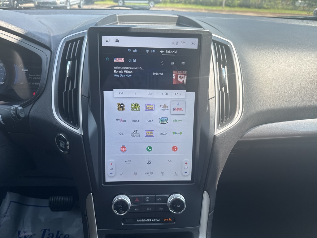 2024 Ford Edge SEL photo 5