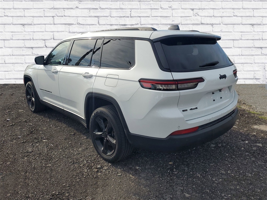 2022 Jeep Grand Cherokee Altitude photo 3