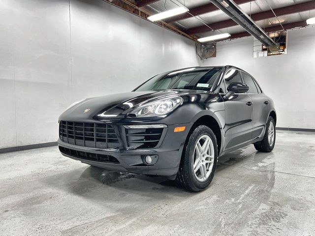 2017 Porsche Macan Base's photo