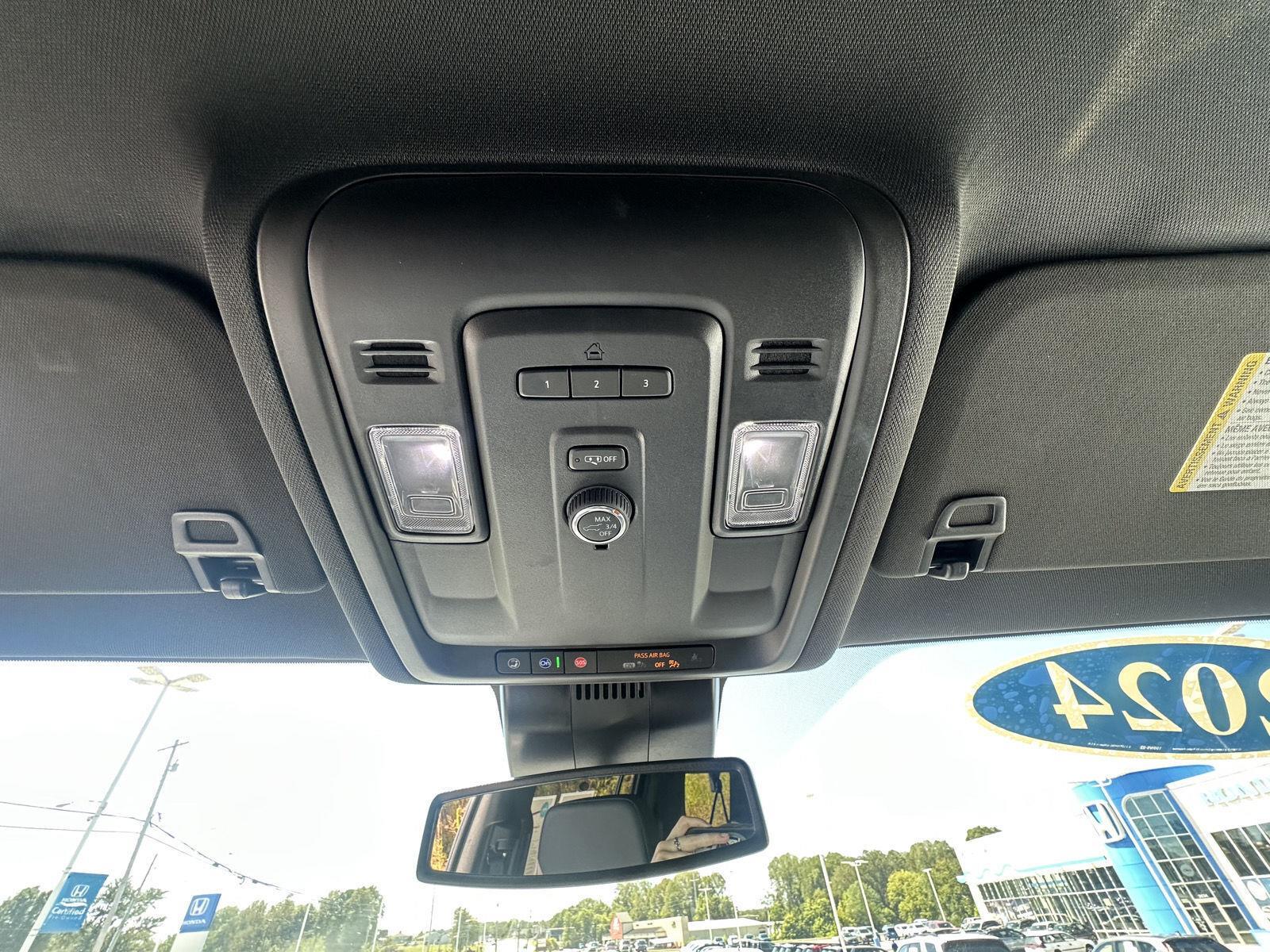 2024 Chevrolet Suburban LT photo 24