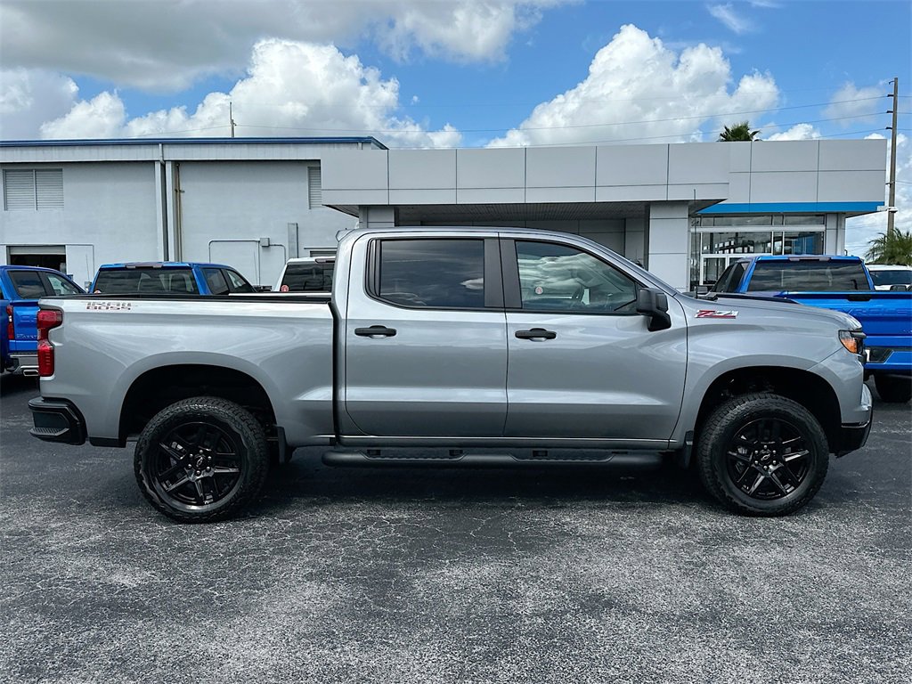 2025 Chevrolet Silverado 1500 Custom Trail Boss photo 3