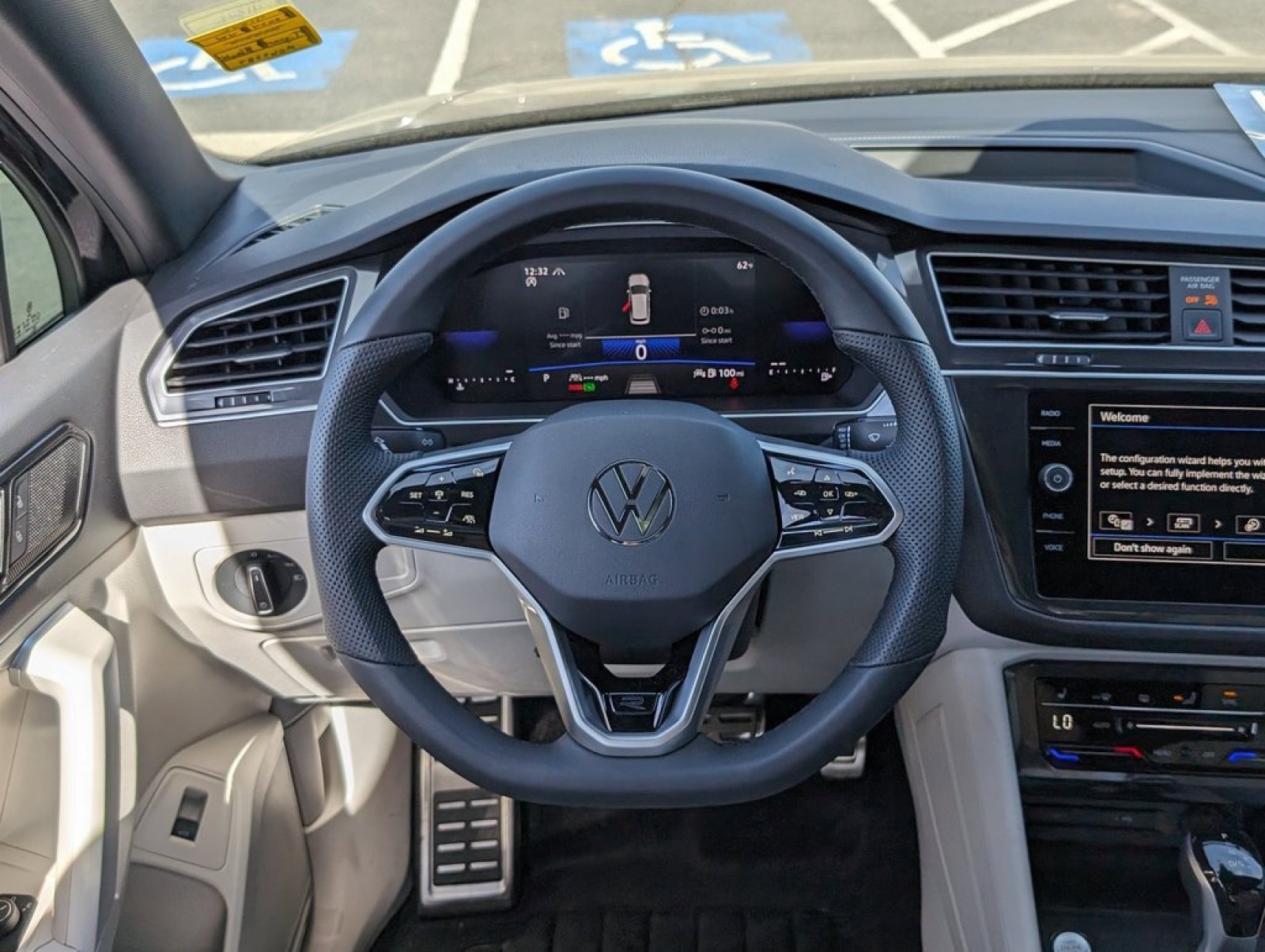 New 2024 Deep Black Pearl Effect Volkswagen 2.0T SE R-Line Black image 24