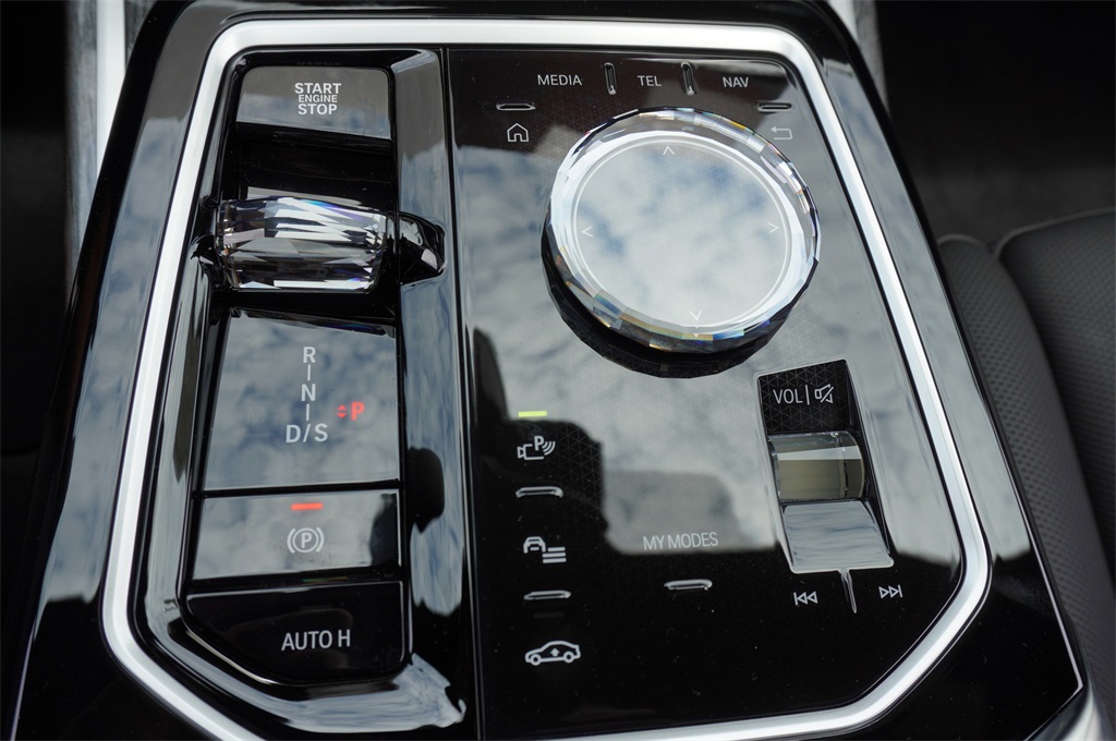 2025 Bmw 740i photo 9