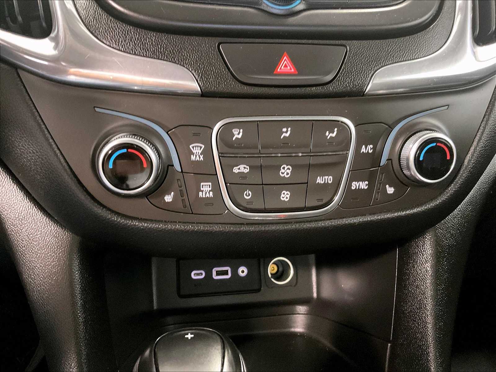2019 Chevrolet Equinox LT photo 24