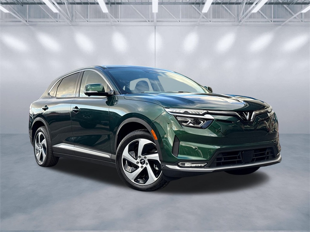 2025 VinFast VF 8 Eco's photo