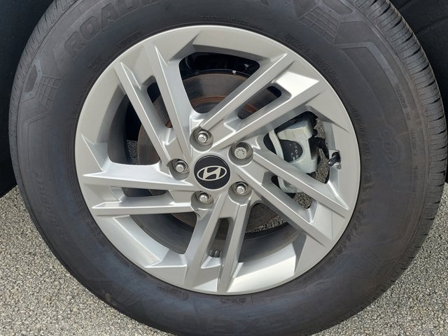 2025 Hyundai Tucson SE photo 4