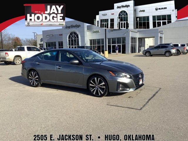 2023 Nissan Altima SL's photo