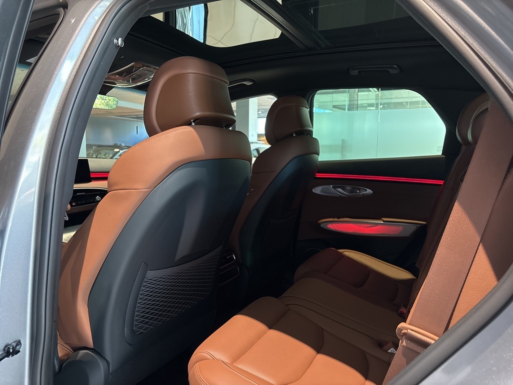 2026 Genesis GV70 2.5T Advanced photo 10