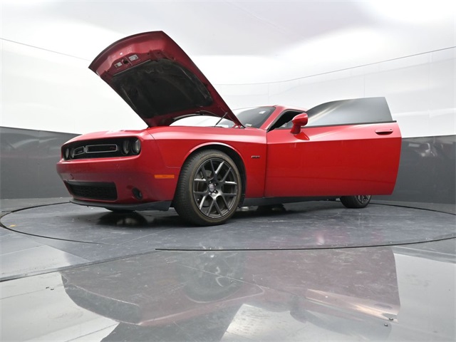2016 Dodge Challenger SXT Plus photo 32
