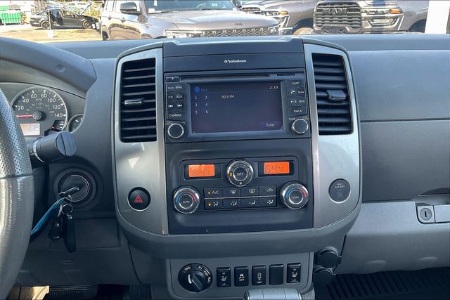 2013 Nissan Frontier SL photo 4