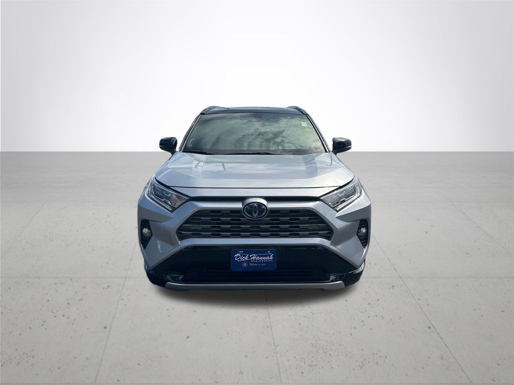 2020 Toyota RAV4 Hybrid XSE photo 3